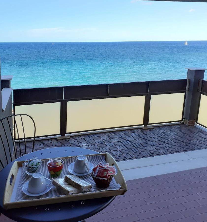 Attico Suite Spiaggia Bari Ngoại thất bức ảnh
